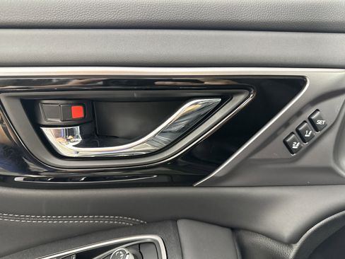 Used 2025 Subaru Outback Limited image 17