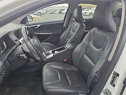 Used 2015 Volvo S60 T5 Premier image 3