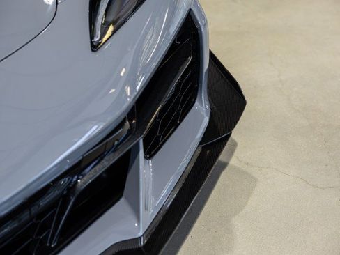 Used 2024 Chevrolet Corvette Z06 RWD image 12