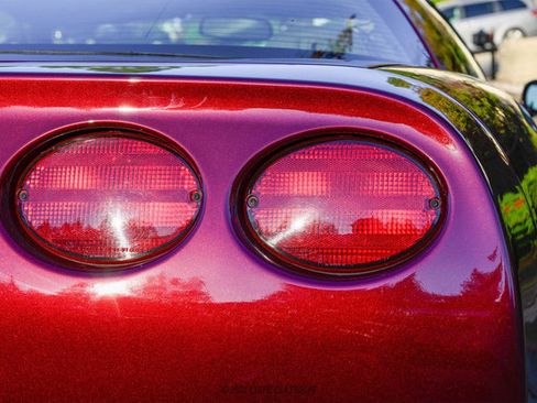 Used 2003 Chevrolet Corvette 50th Anniversary Edition w/ Preferred Equipment Group image 97