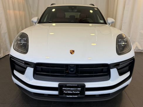 Certified 2023 Porsche Macan S AWD/4WD image 6