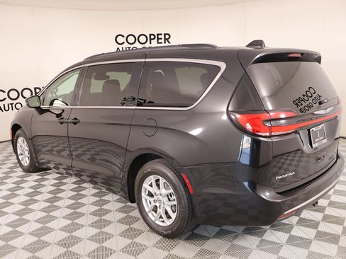 Used 2022 Chrysler Pacifica Touring-L FWD image 23