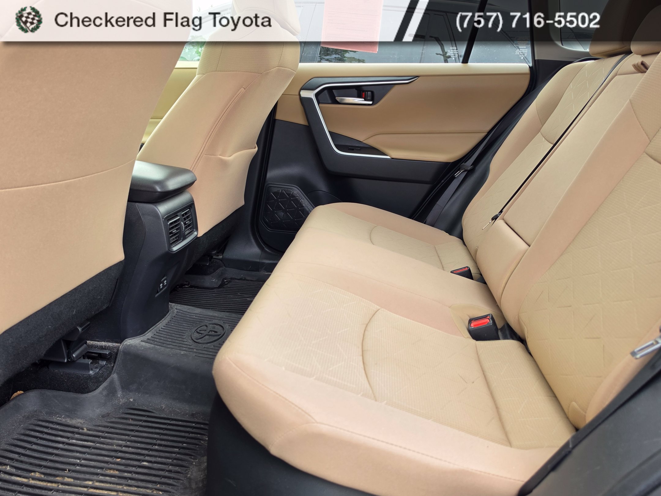 Used 2021 Toyota RAV4 XLE w/ Convenience Package AWD/4WD image 19