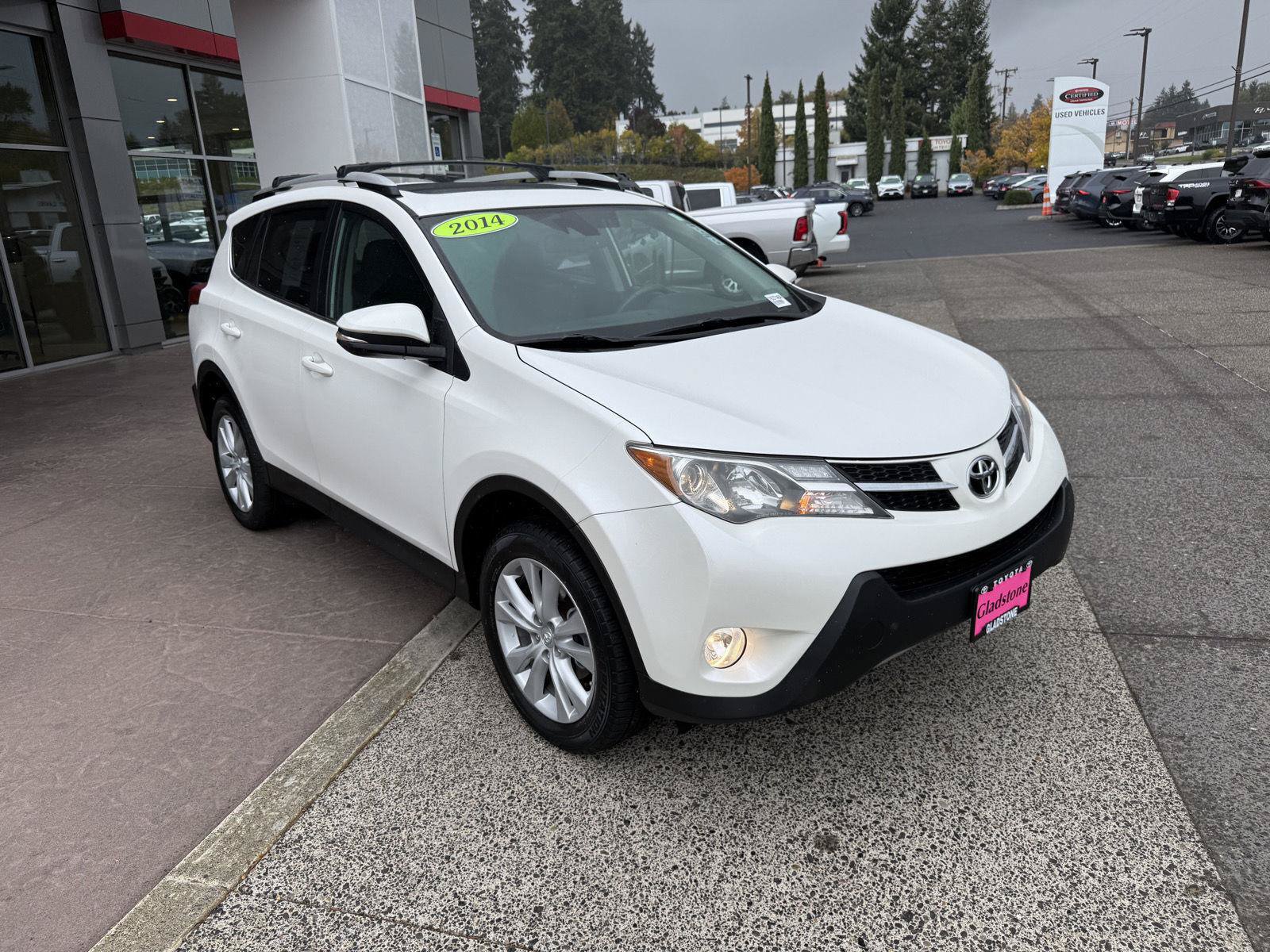 Used 2014 Toyota RAV4 Limited w/ Technology Package AWD/4WD image 7