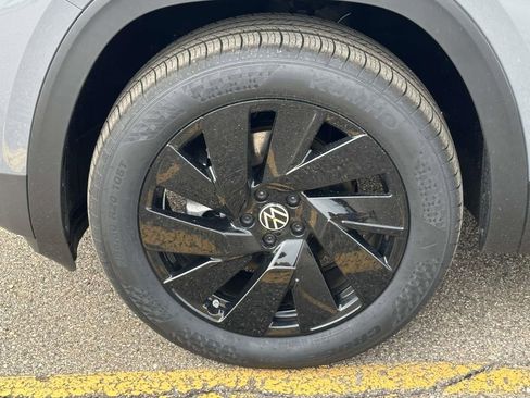 New 2026 Volkswagen Atlas SE AWD/4WD image 7