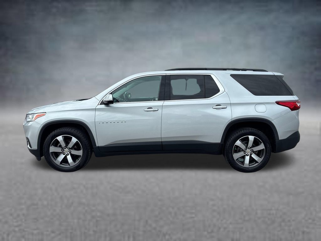 Used 2020 Chevrolet Traverse LT w/ LT Premium Package AWD/4WD image 2