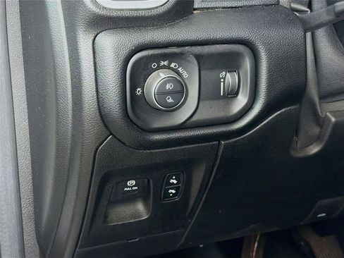 Used 2020 RAM 1500 Big Horn AWD/4WD image 10
