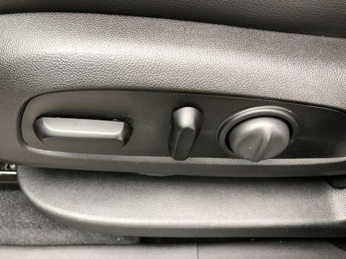 Used 2021 GMC Terrain SLT w/ Infotainment Package II FWD image 4