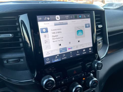 Used 2024 RAM 1500 Laramie image 16