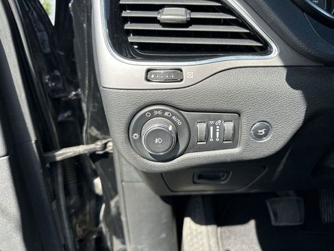 Used 2020 Jeep Cherokee High Altitude AWD/4WD image 18