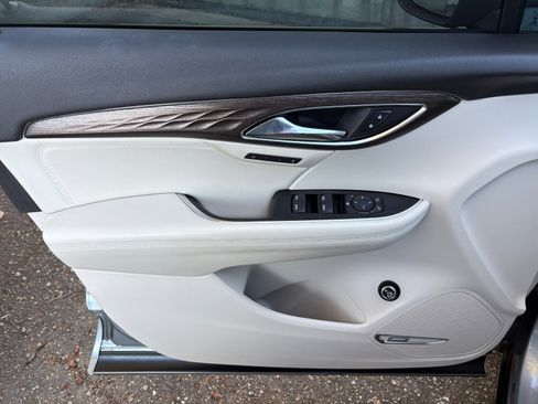 Used 2023 Buick Envision Avenir image 28