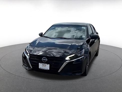 Used 2025 Nissan Altima 2.5 SV image 4