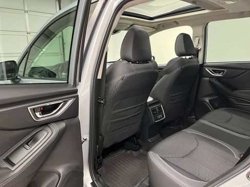 Used 2022 Subaru Forester Premium AWD/4WD image 45
