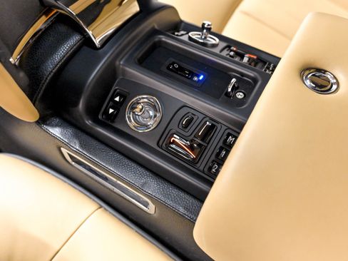 Used 2013 Rolls-Royce Phantom Sedan RWD image 40