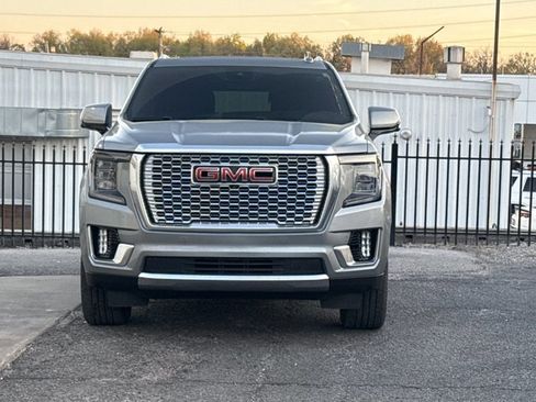 Used 2024 GMC Yukon Denali w/ Denali Reserve Package AWD/4WD image 2