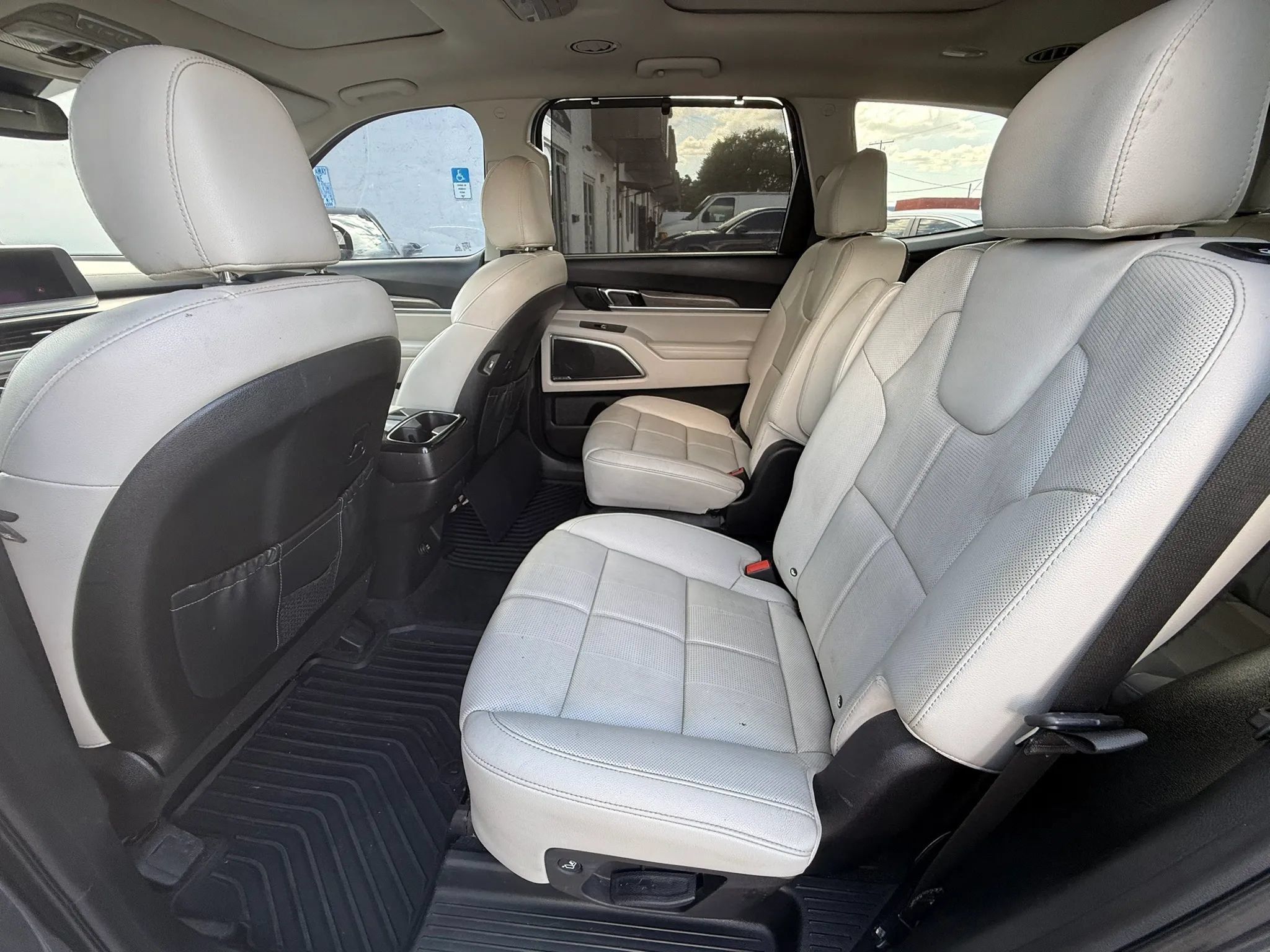 Used 2020 Kia Telluride SX FWD image 10