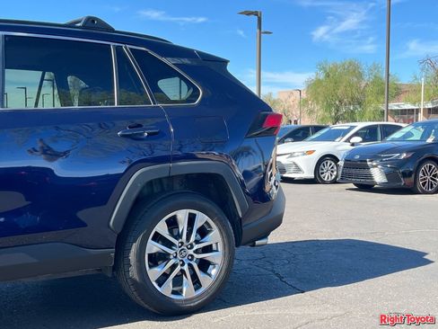 Certified 2020 Toyota RAV4 XLE Premium FWD image 10