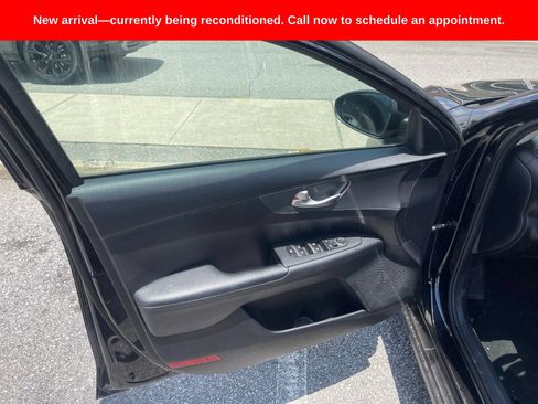 Used 2019 Kia Forte LXS FWD image 3