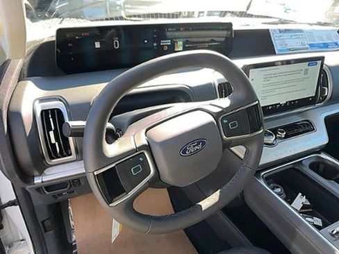 New 2025 Ford Expedition Active image 16