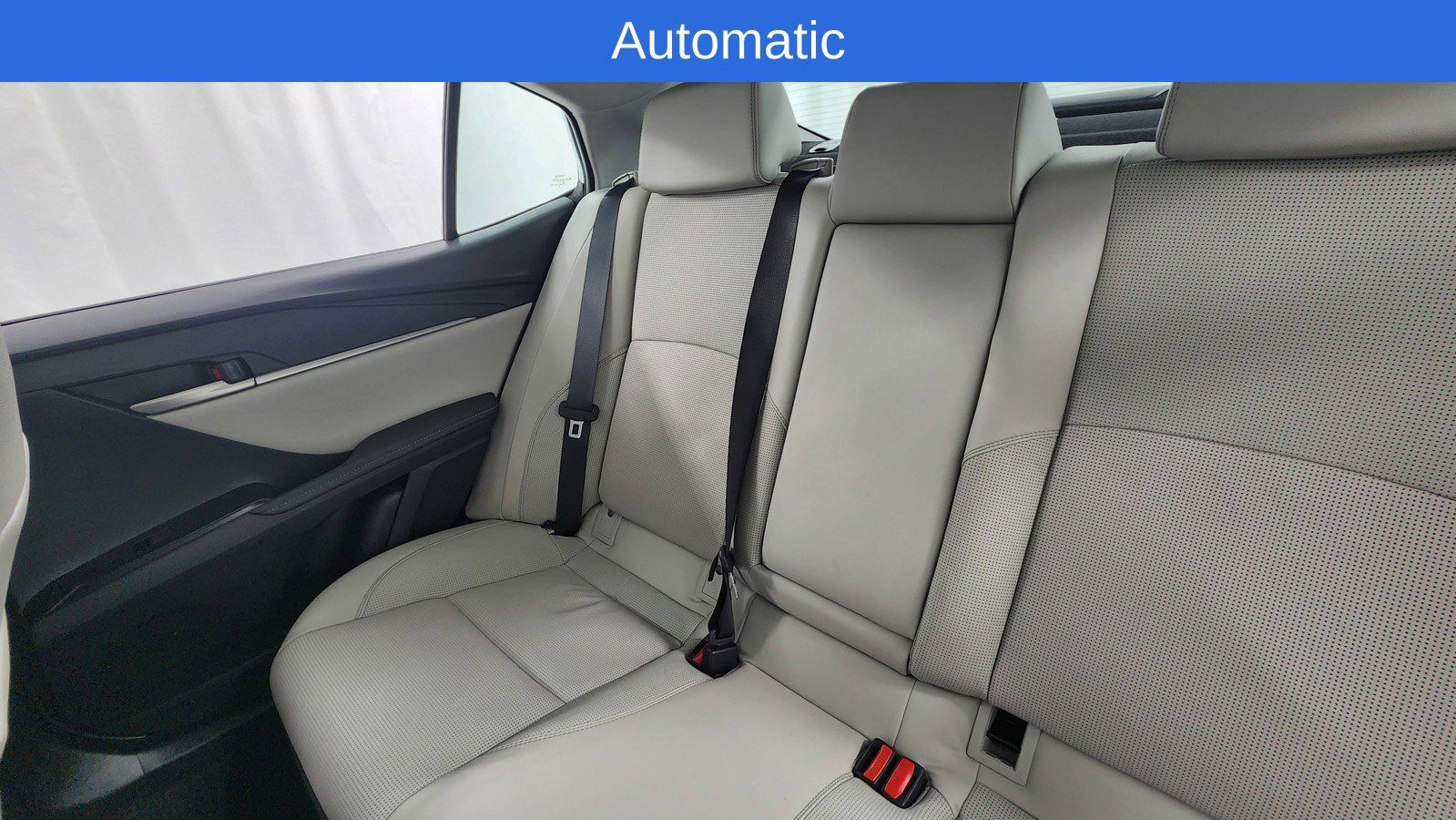 Used 2025 Toyota Camry XLE FWD image 14