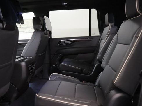 New 2026 Chevrolet Suburban Premier AWD/4WD image 28