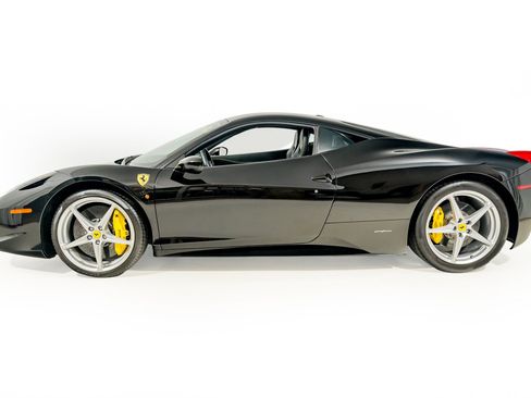 Used 2010 Ferrari 458 Italia Coupe RWD image 3