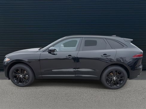Used 2025 Jaguar F-PACE R-Dynamic S image 2