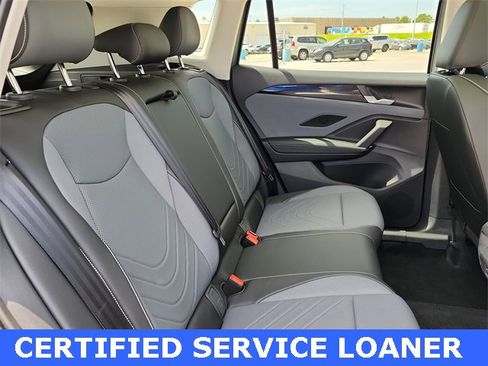 New 2025 Volkswagen Tiguan SE image 17