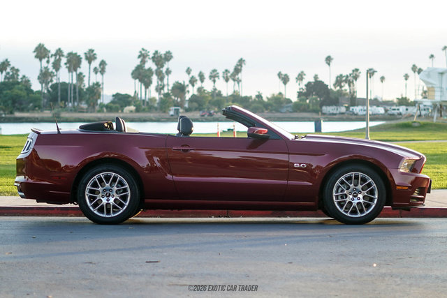 Used 2014 Ford Mustang GT Premium w/ Electronics Package RWD image 8
