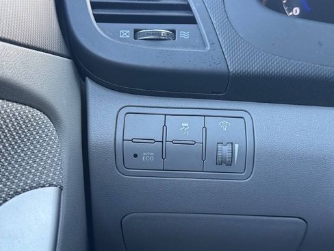 Used 2014 Hyundai Accent GLS FWD image 18