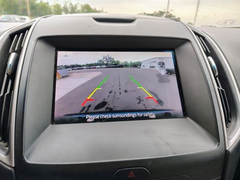 Used 2019 Ford Edge SEL w/ Equipment Group 201A FWD image 3