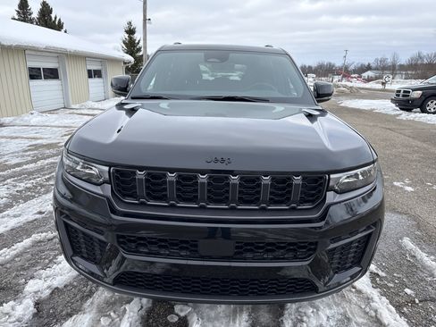 New 2026 Jeep Grand Cherokee Altitude AWD/4WD image 10