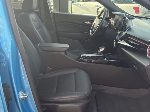 Used 2025 Chevrolet Trax RS image 23