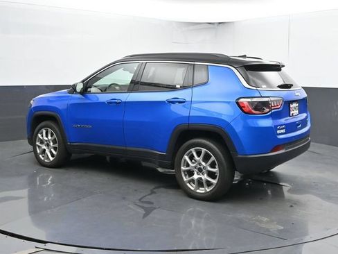 Used 2025 Jeep Compass Limited AWD/4WD image 9