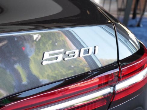 New 2026 BMW 530i xDrive w/ Premium Package AWD/4WD image 21