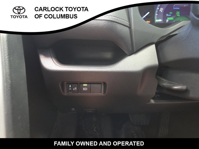 Used 2024 Toyota RAV4 XLE AWD/4WD image 25