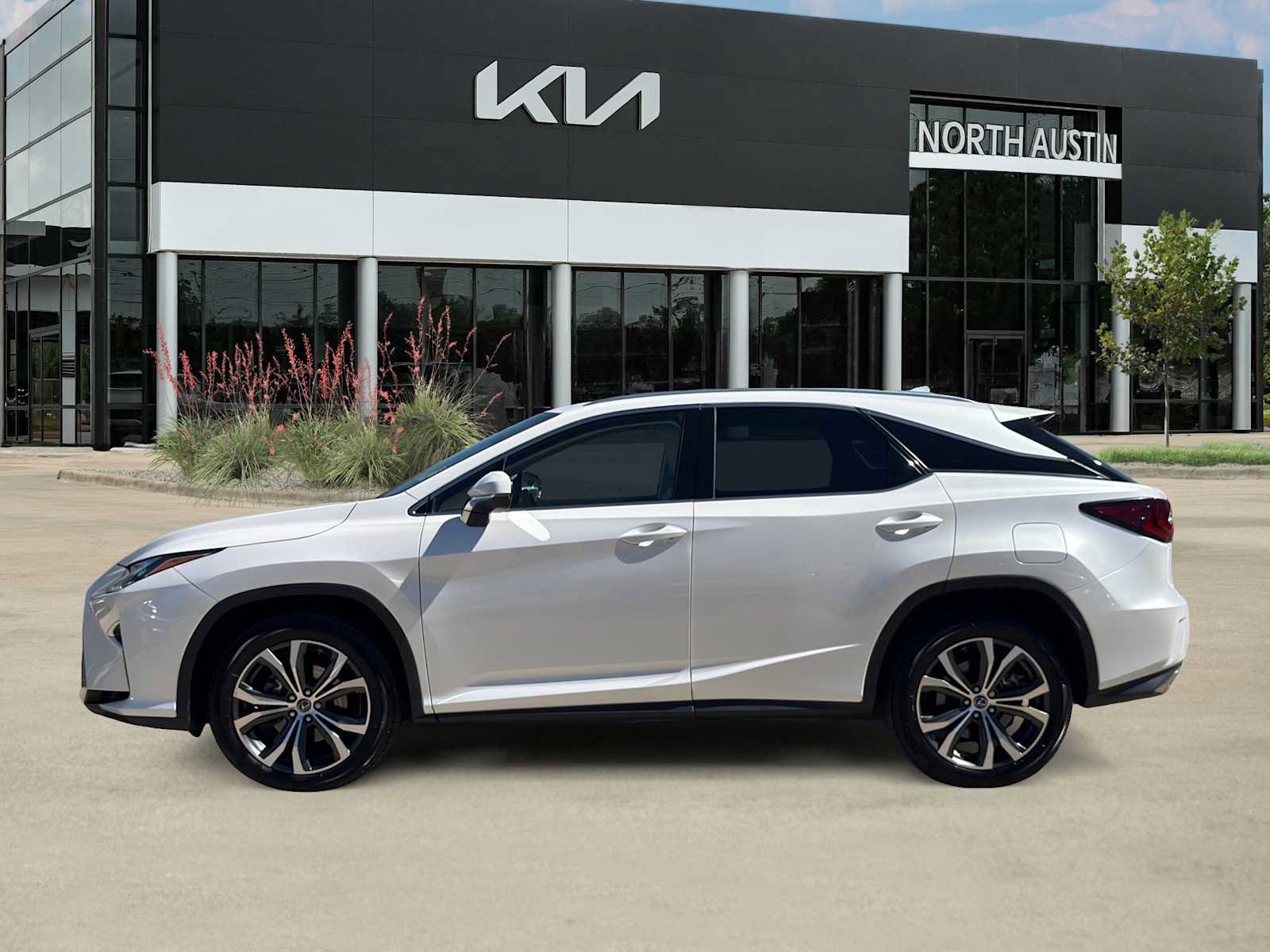 Used 2018 Lexus RX 350 FWD w/ Premium Package image 4