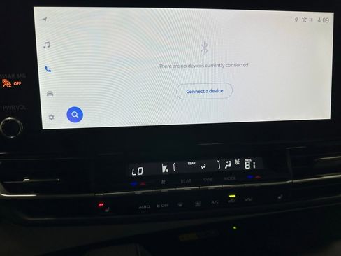 Used 2025 Toyota Sienna XSE image 28