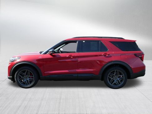 Used 2025 Ford Explorer ST-Line w/ Premium Package AWD/4WD image 4