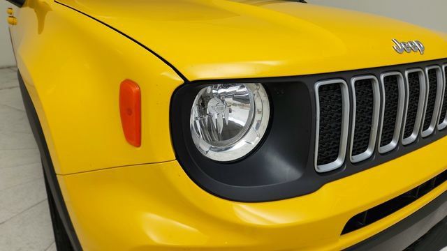 Used 2023 Jeep Renegade Latitude AWD/4WD image 10