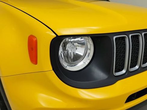 Used 2023 Jeep Renegade Latitude AWD/4WD image 10