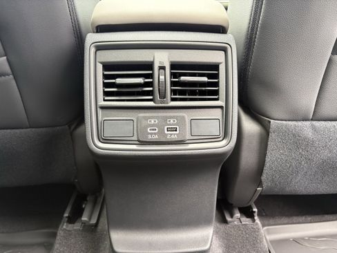 New 2026 Subaru Forester Premium AWD/4WD image 32