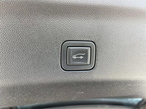 Used 2024 Chevrolet Suburban LT image 13