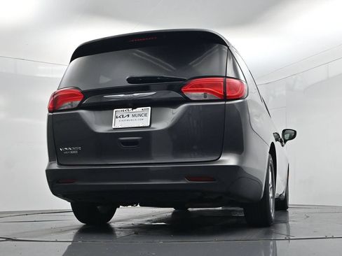 Used 2023 Chrysler Voyager LX FWD image 41