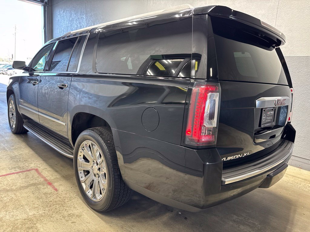 Used 2015 GMC Yukon XL Denali w/ Touring Package AWD/4WD image 3