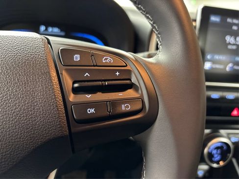 Certified 2026 Hyundai Venue SEL FWD image 28