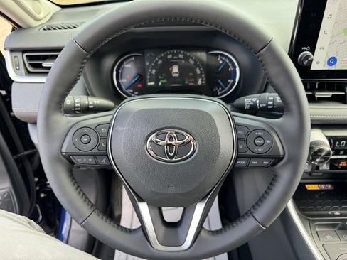 Used 2025 Toyota RAV4 XLE Premium image 19