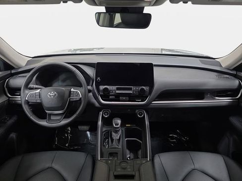 Used 2025 Toyota Grand Highlander AWD image 9