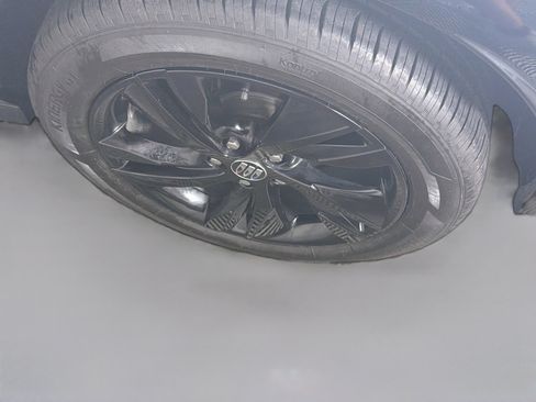 Used 2024 Buick Encore GX Sport Touring FWD image 11