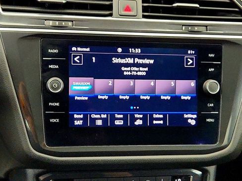 Used 2020 Volkswagen Tiguan SEL AWD/4WD image 18